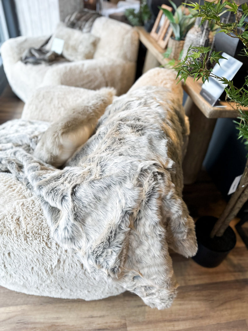 Silver Faux Fur Throw 140x190cm