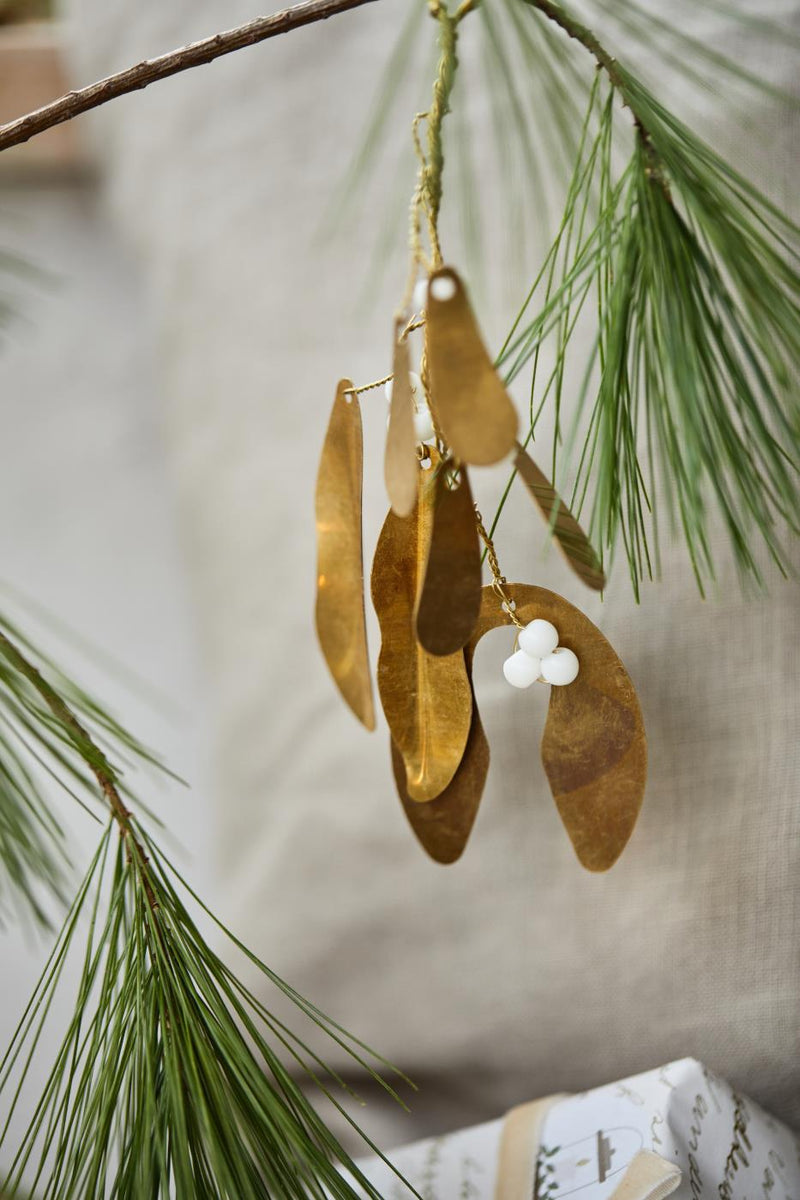 Hanging Mistletoe W/ White Beads