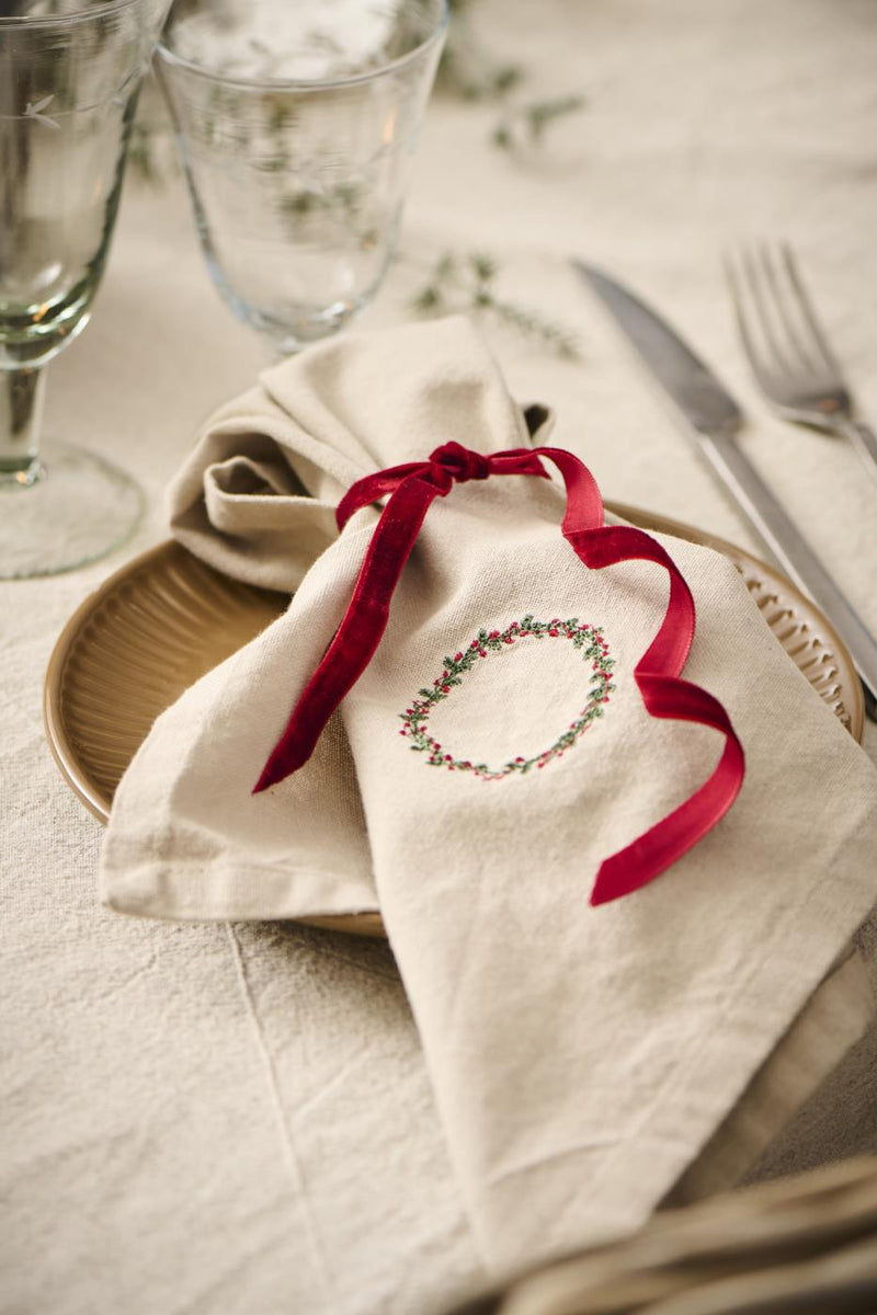 Natural Napkin W/ Wreath Design