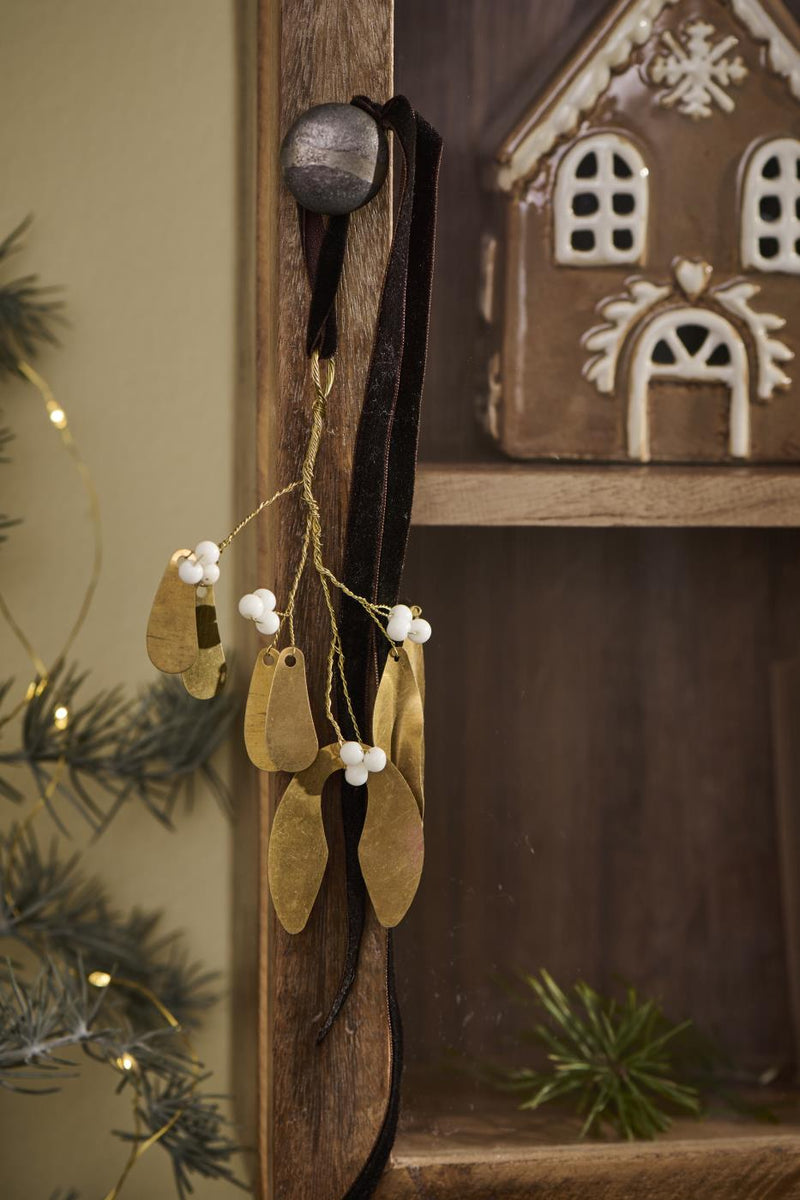 Hanging Mistletoe W/ White Beads