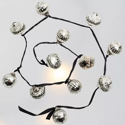Ribbed Silver Bauble Garland