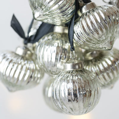 Ribbed Silver Bauble Garland