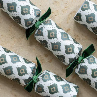 S/6 Green Christmas Crackers