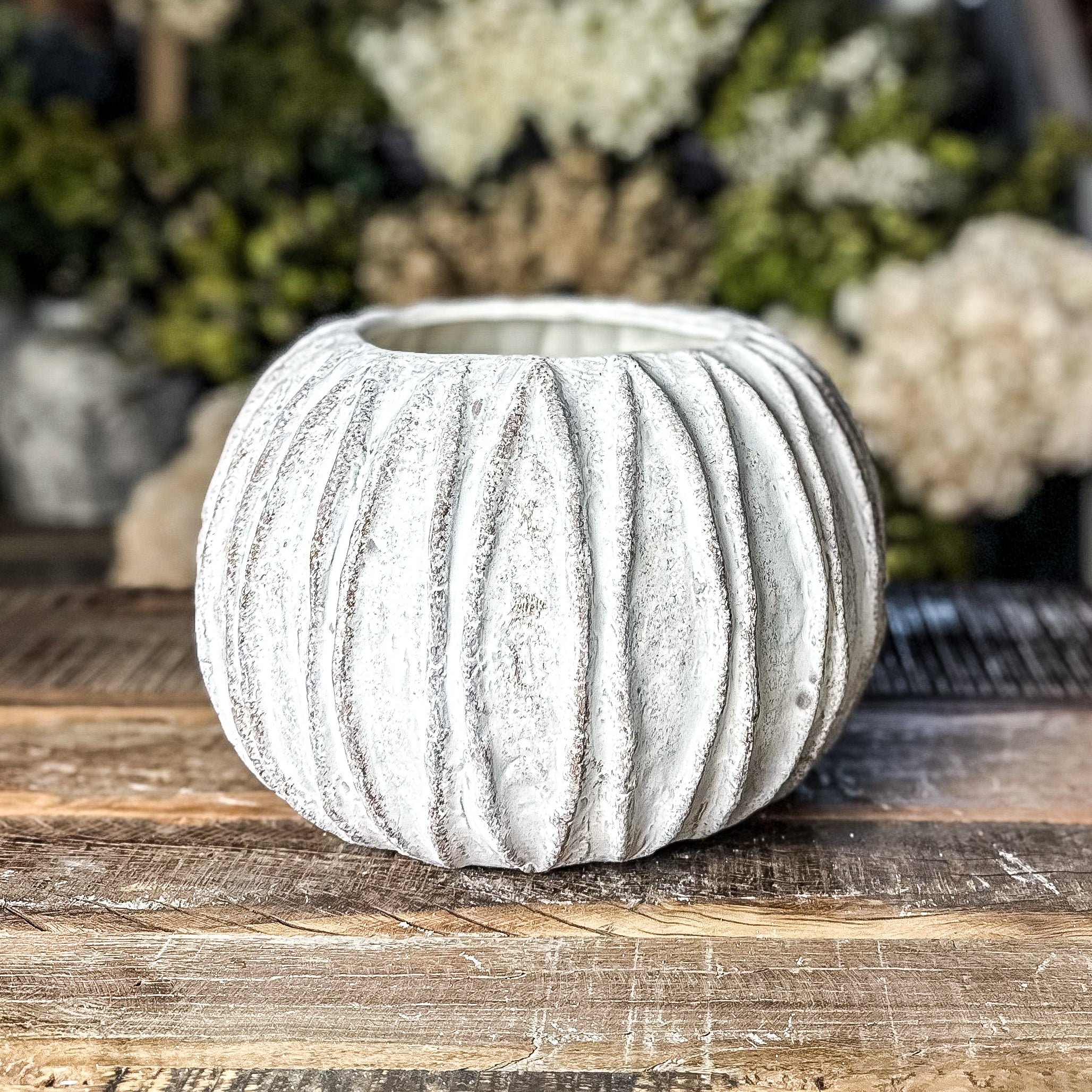 Washed Grey Rustic Round Fin Vase – Zoohause