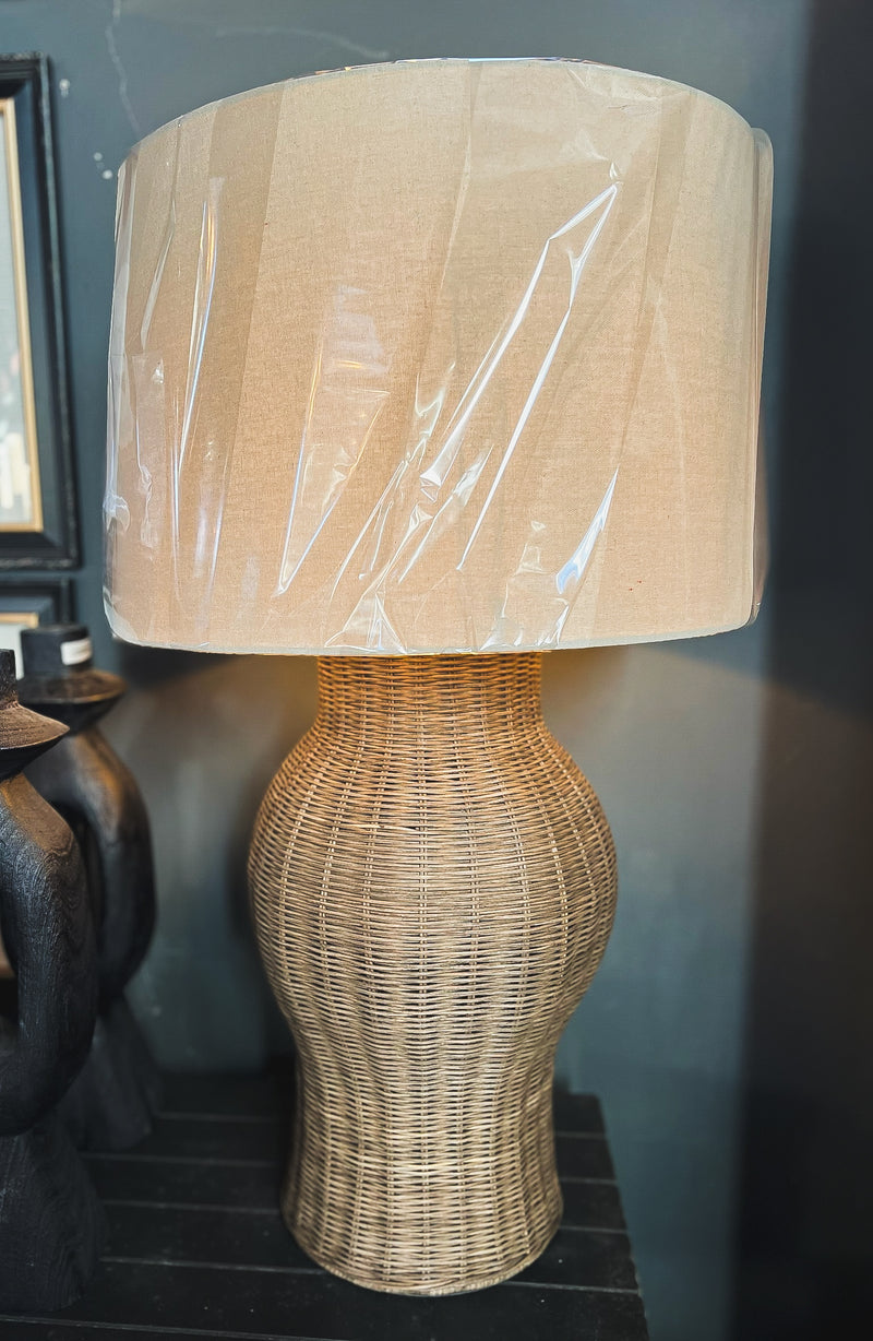 Rattan Urn Table Lamp