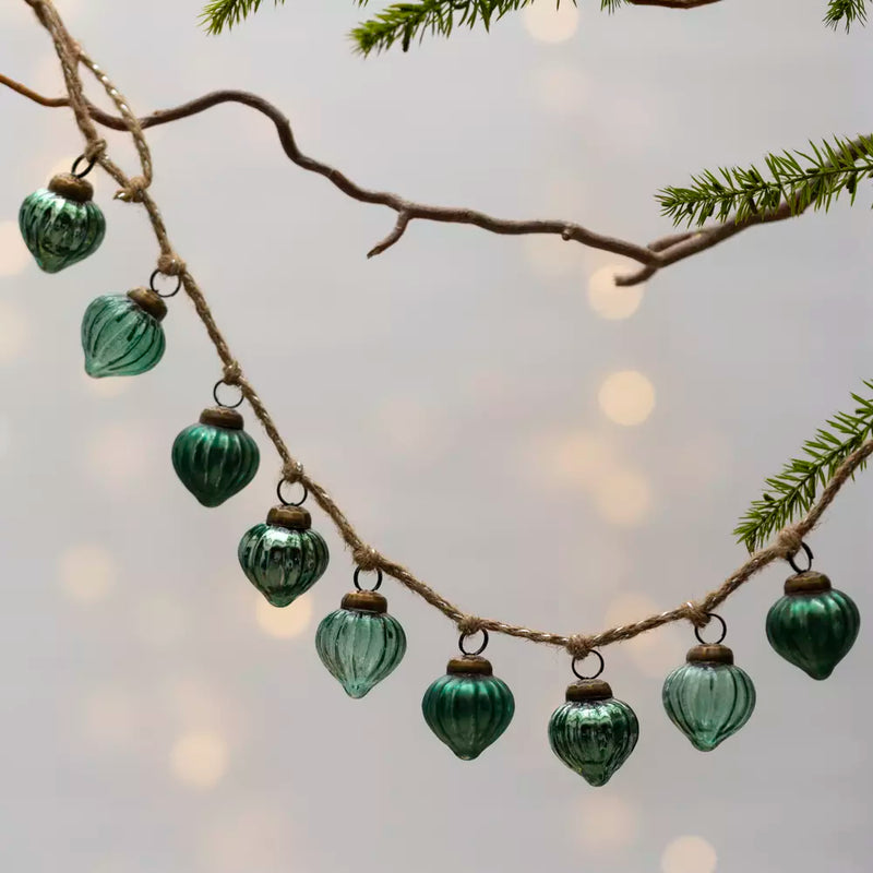 Ribbed Green Bauble Jute Garland