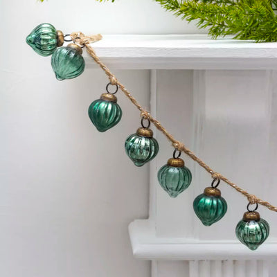 Ribbed Green Bauble Jute Garland