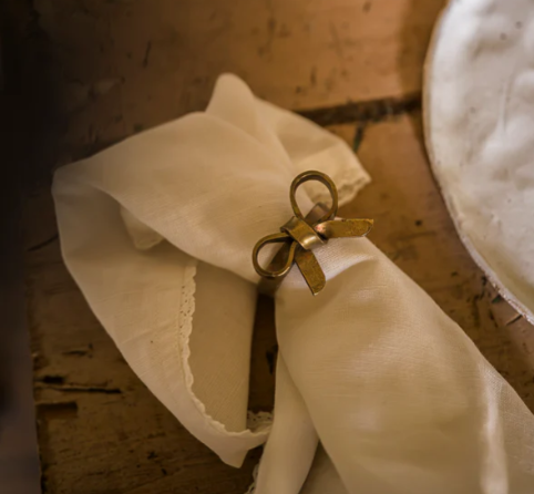 Antique Brass Finish Bow Napkin Ring