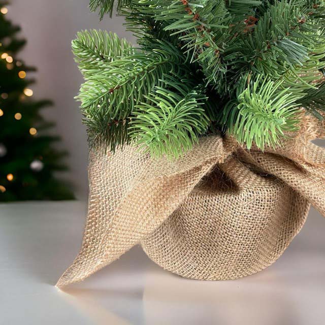 45cm Christmas Tree In Hessian Base